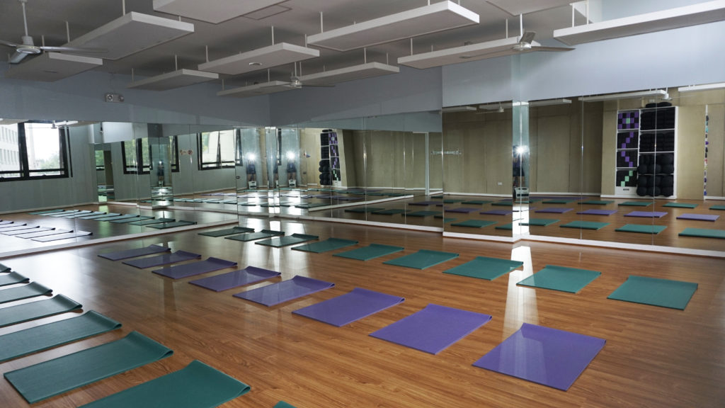 Yoga+Express Venice Grand Canal Mall McKinley Hill yoga studio